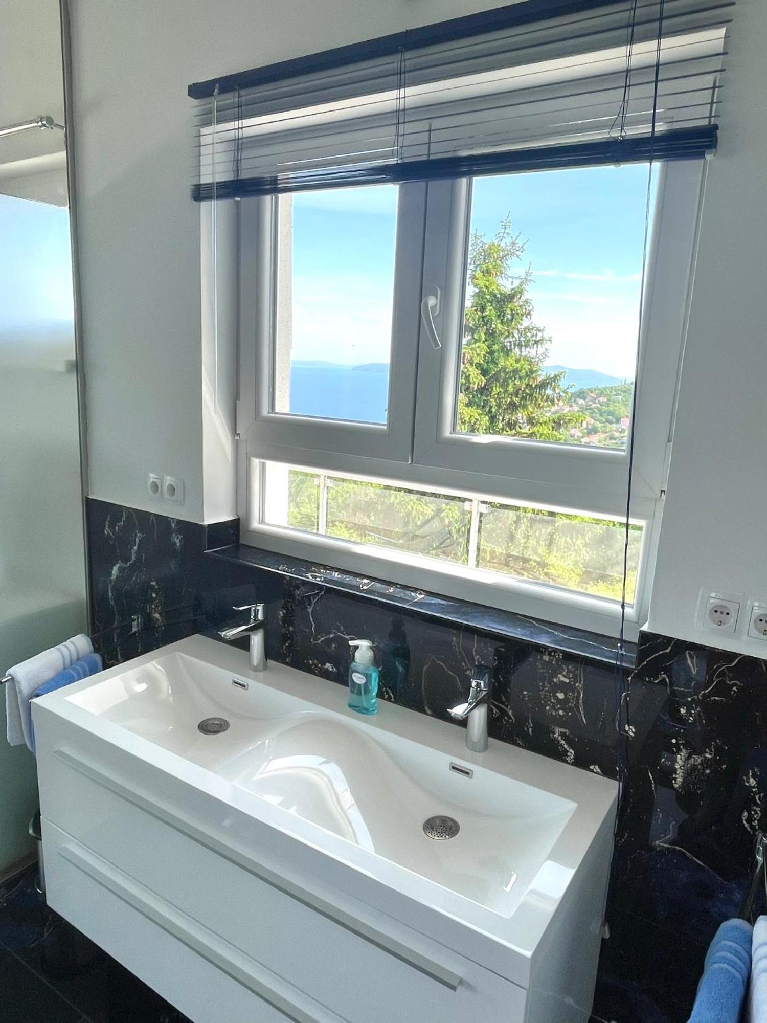 Luxury Villa Eternity - Marvelous Sea View - Box Spring Beds - Opatija-폴차네 외부 사진