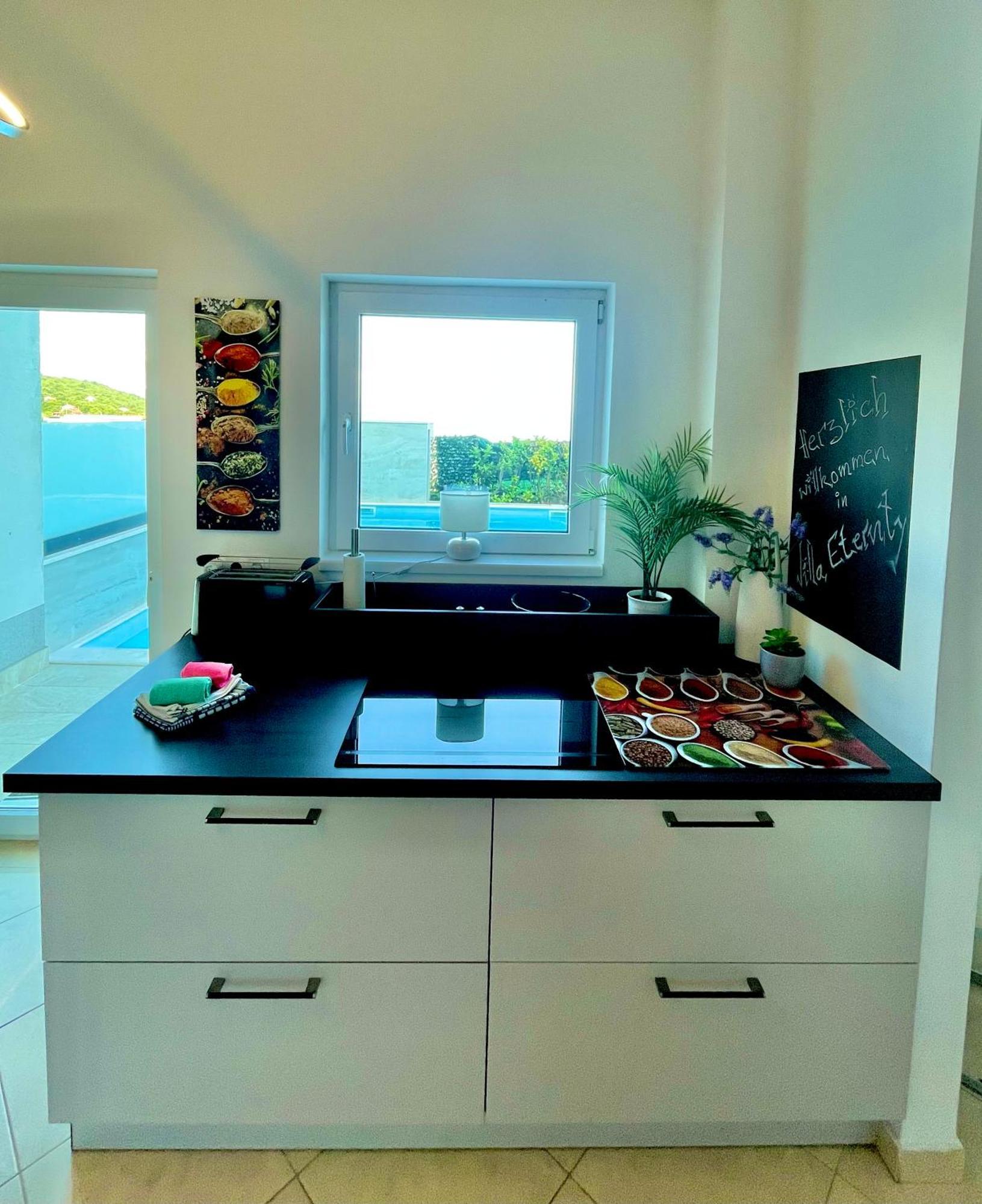 Luxury Villa Eternity - Marvelous Sea View - Box Spring Beds - Opatija-폴차네 외부 사진